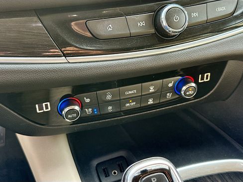 Used 2019 Buick Enclave Premium w/ Experience Buick Package image 24