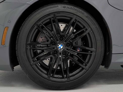 Used 2025 BMW M5 w/ Carbon Package image 9