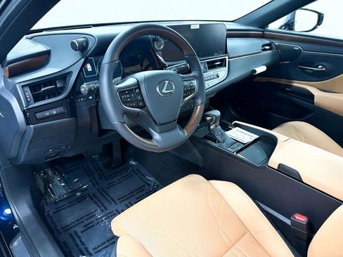 New 2025 Lexus ES 350 Ultra Luxury image 5
