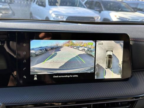 Certified 2025 Nissan Kicks SR w/ Illumination Package image 28