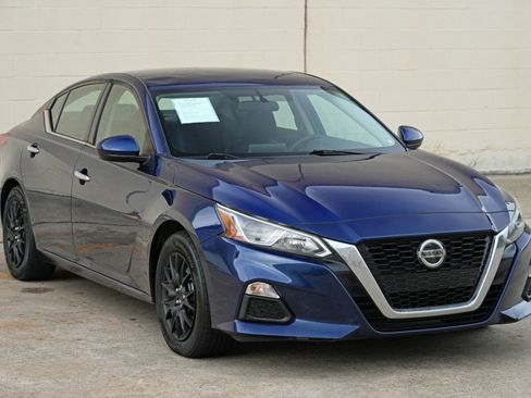 Used 2019 Nissan Altima 2.5 S FWD image 46
