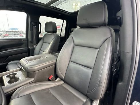 Used 2024 Chevrolet Suburban Z71 w/ Luxury Package image 28