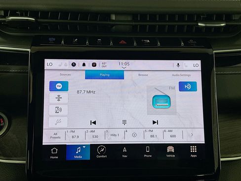 Used 2022 Jeep Grand Cherokee Limited 4xe image 19