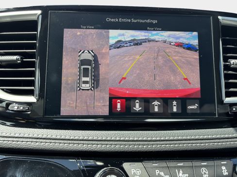New 2025 Chrysler Pacifica Select FWD image 16