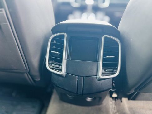 Used 2016 Porsche Cayenne image 20