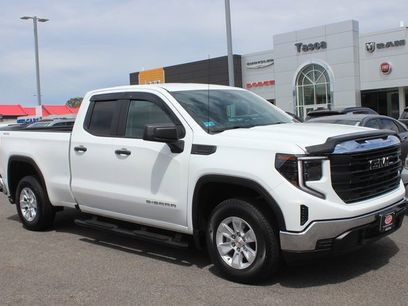Used 2023 GMC Sierra 1500 Pro w/ Pro Value Package