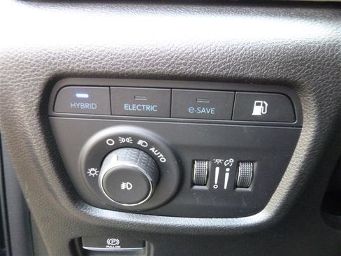 Used 2022 Jeep Grand Cherokee Limited 4xe image 16