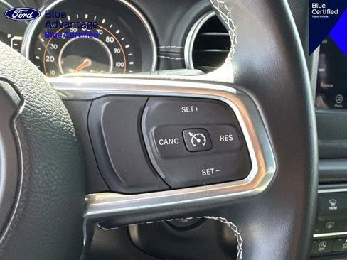 Used 2018 Jeep Wrangler Unlimited Sahara AWD/4WD image 26