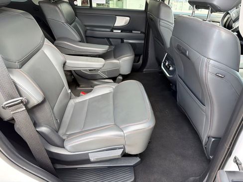 Used 2025 Ford Expedition Active AWD/4WD image 34