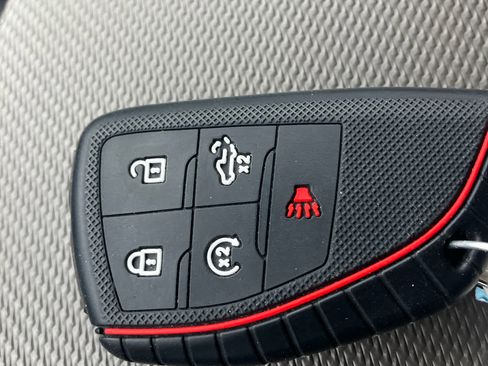 Used 2025 Chevrolet Equinox LT w/ Convenience Package II FWD image 35