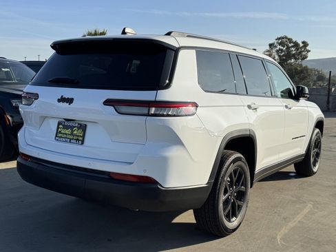 New 2025 Jeep Grand Cherokee L Altitude image 5