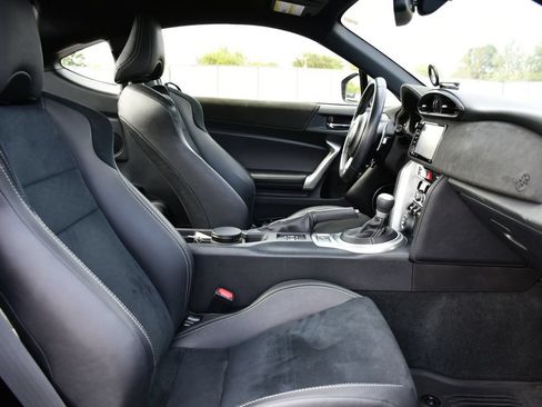 Used 2019 Toyota 86 RWD image 30