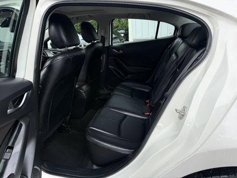 Used 2017 MAZDA MAZDA3 Touring w/ Popular Equipment Package FWD image 9