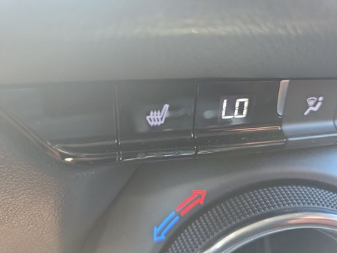 Used 2024 Chevrolet Blazer LT w/ Convenience Package FWD image 23