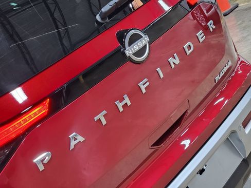 Used 2023 Nissan Pathfinder Platinum FWD image 25