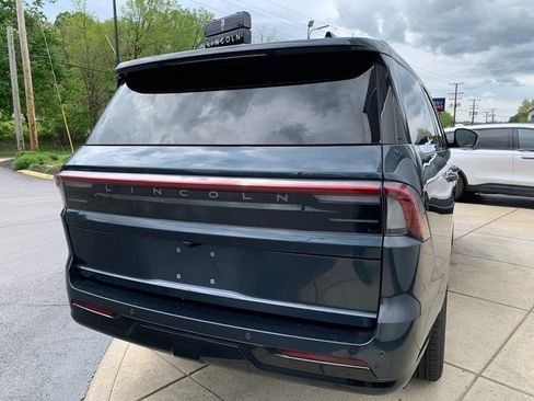 New 2026 Lincoln Navigator Reserve AWD/4WD image 6