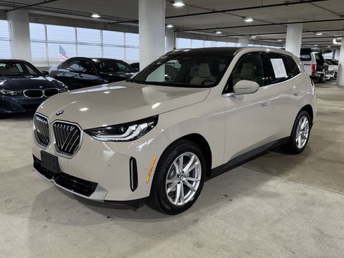 Used 2025 BMW X3 xDrive30i w/ Convenience Package image 4