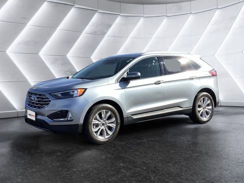 Used 2024 Ford Edge Titanium AWD/4WD image 3