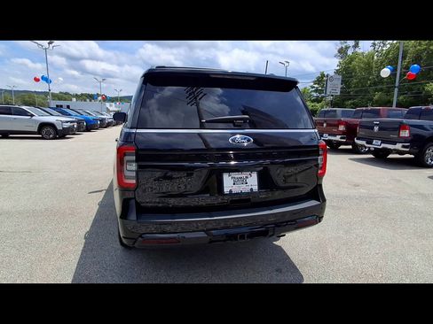 Used 2024 Ford Expedition Limited AWD/4WD image 7