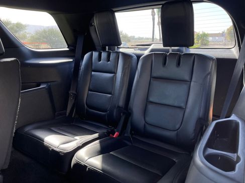 Used 2018 Ford Explorer XLT AWD/4WD image 24