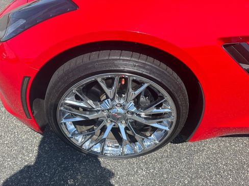 Used 2019 Chevrolet Corvette Stingray Coupe w/ 1LT RWD image 10