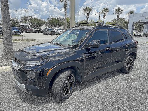 Certified 2023 Chevrolet TrailBlazer LT w/ Convenience Package FWD image 39
