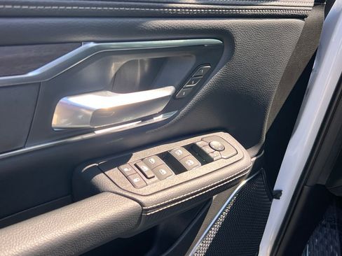 New 2026 RAM 1500 Laramie AWD/4WD image 17
