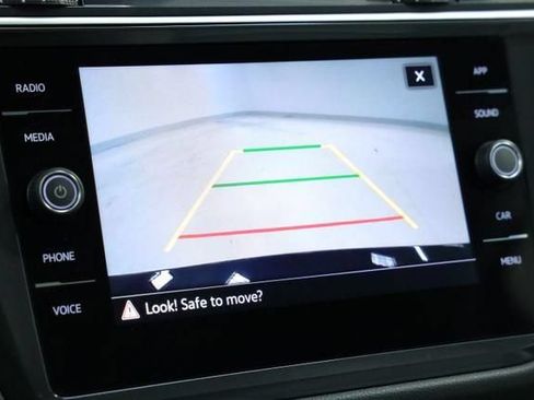 Certified 2024 Volkswagen Tiguan SE w/ Panoramic Sunroof Package FWD image 19