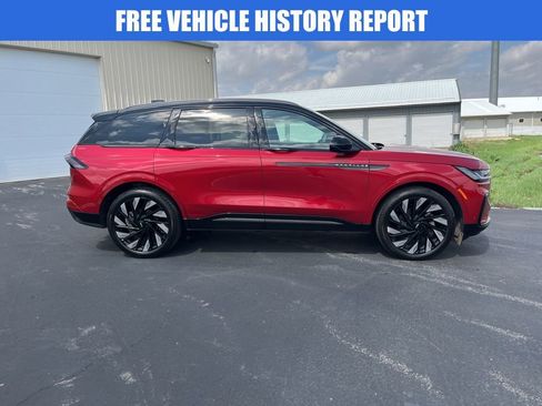 Used 2024 Lincoln Nautilus Reserve w/ Equipment Group 202A image 3