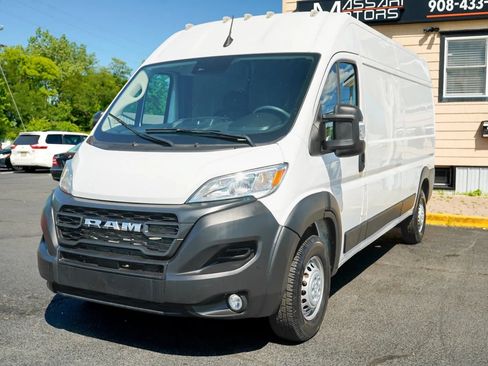 Used 2025 RAM ProMaster 2500 w/ Convenience Group FWD image 9