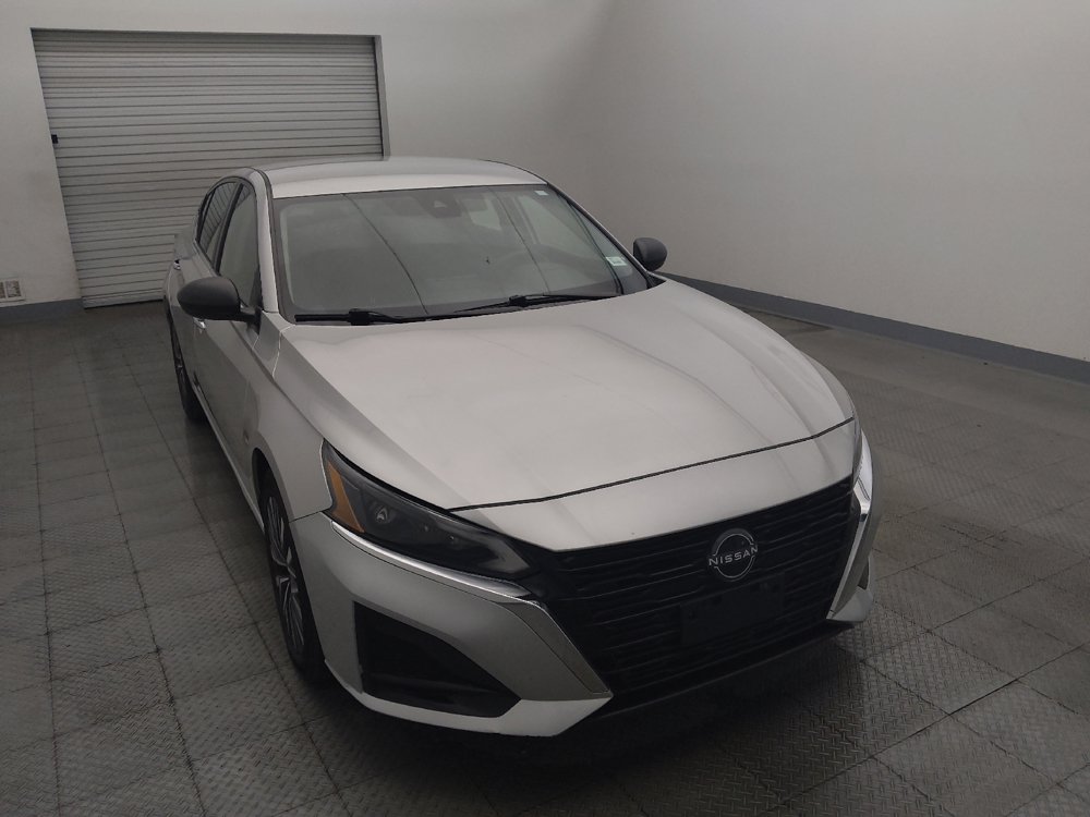 Used 2024 Nissan Altima 2.5 SV FWD image 14