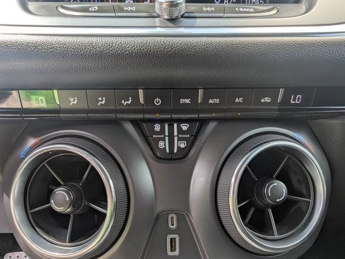 Used 2022 Chevrolet Blazer LT FWD image 20