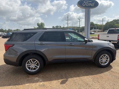 New 2026 Ford Explorer Active w/ Active Comfort Package RWD image 6