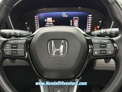 Certified 2025 Honda Pilot Elite image 19