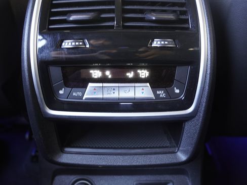 Used 2022 BMW X7 M50i AWD/4WD image 37