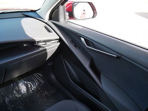 Used 2024 Kia Niro LX image 23