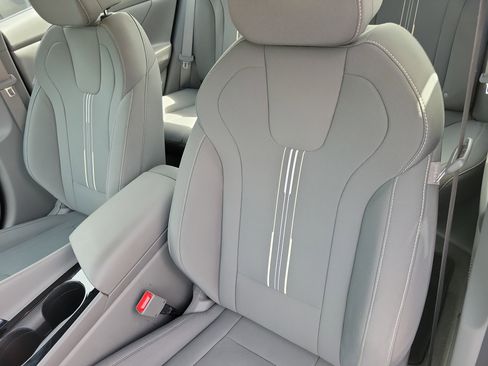 Used 2023 Hyundai Elantra SEL w/ Convenience Package image 6