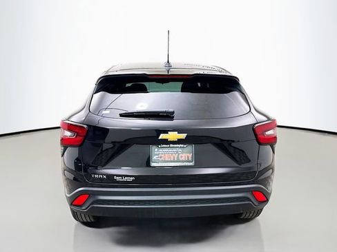 New 2026 Chevrolet Trax LS w/ LS Convenience Package image 7