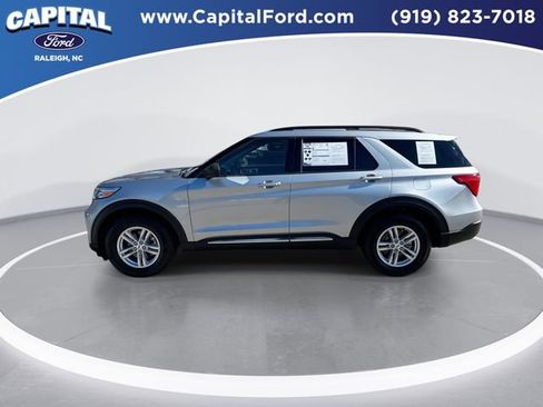 Certified 2022 Ford Explorer XLT image 5