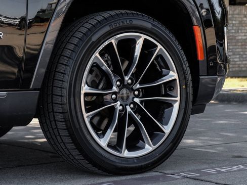 Used 2022 Jeep Wagoneer Series III w/ Premium Group I image 70