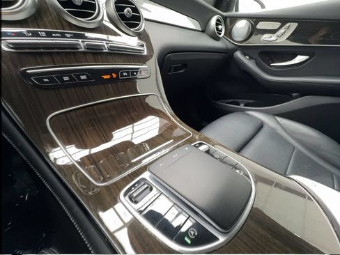 Used 2020 Mercedes-Benz GLC 300 4MATIC image 48