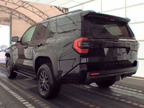 Used 2025 Toyota 4Runner SR5 AWD/4WD image 14