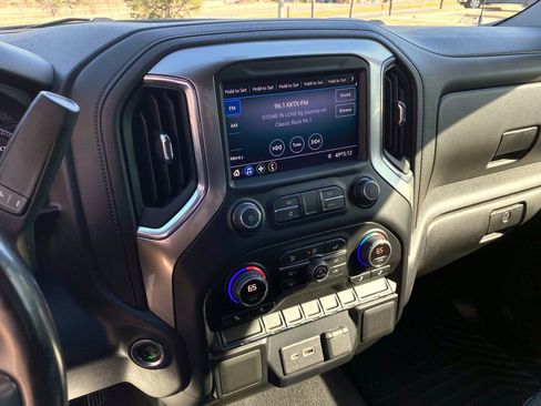 Used 2020 Chevrolet Silverado 1500 LT w/ Texas Edition image 16