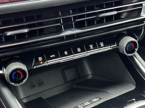 New 2026 Chevrolet Traverse RS w/ LPO, Floor Liner Package image 21