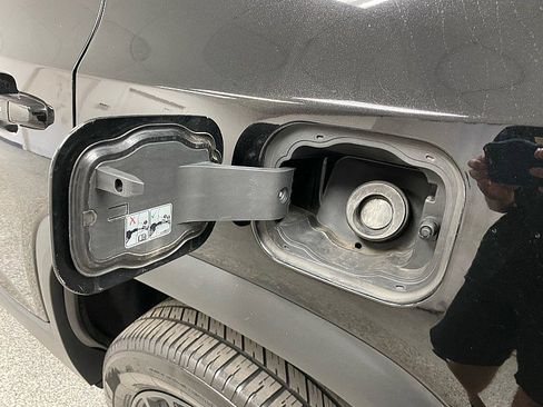 Used 2018 GMC Acadia SLT image 28