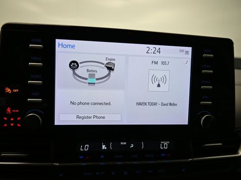 Used 2023 Toyota Sienna XLE image 10