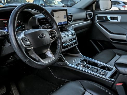 Used 2023 Ford Explorer XLT w/ Equipment Group 202A image 13