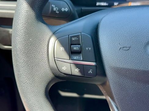 Used 2025 Ford Escape Active AWD/4WD image 17