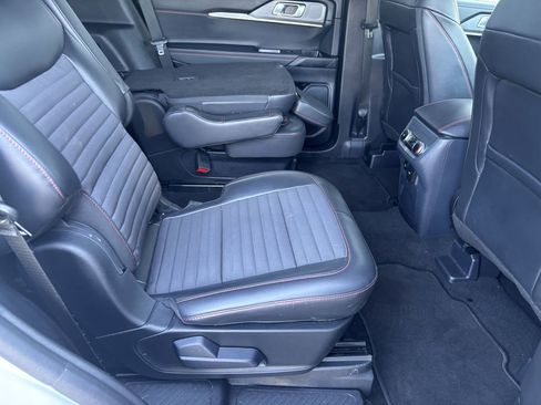 Used 2025 Ford Explorer ST-Line AWD/4WD image 29