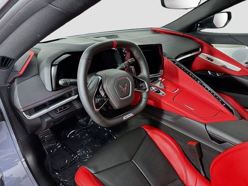 Used 2025 Chevrolet Corvette Z06 RWD image 4